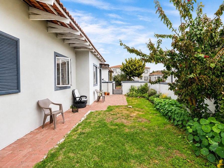3 Bedroom Property for Sale in Parklands Western Cape
